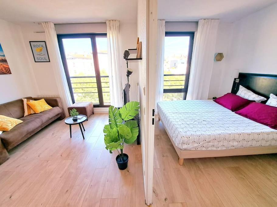 Le Valmy: Appartement Lumineux Au Pied Du Metro Лион Экстерьер фото