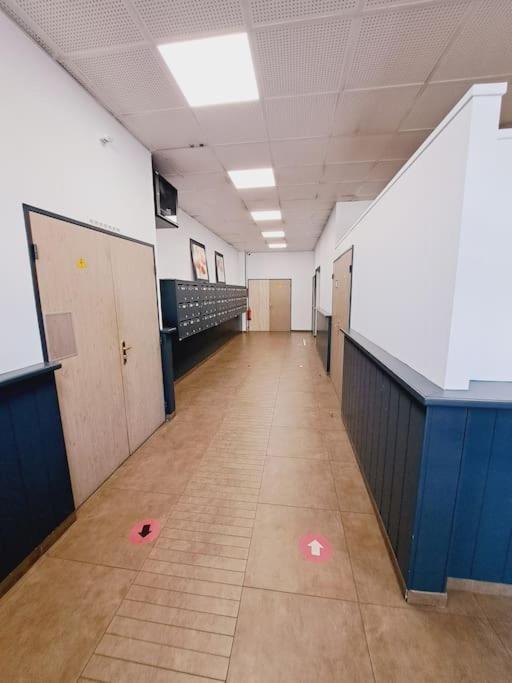 Le Valmy: Appartement Lumineux Au Pied Du Metro Лион Экстерьер фото