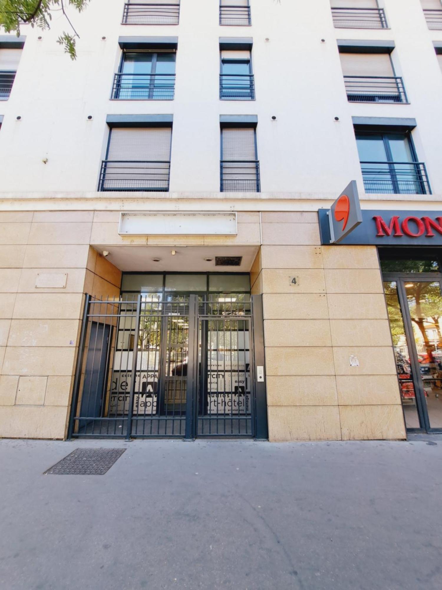 Le Valmy: Appartement Lumineux Au Pied Du Metro Лион Экстерьер фото